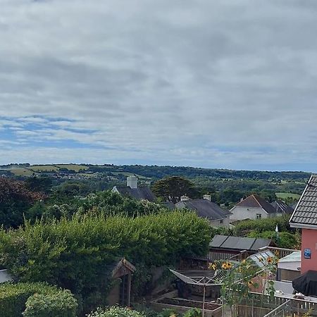 Sea Crest, Beautiful Home In Tenby With Sea Views מראה חיצוני תמונה