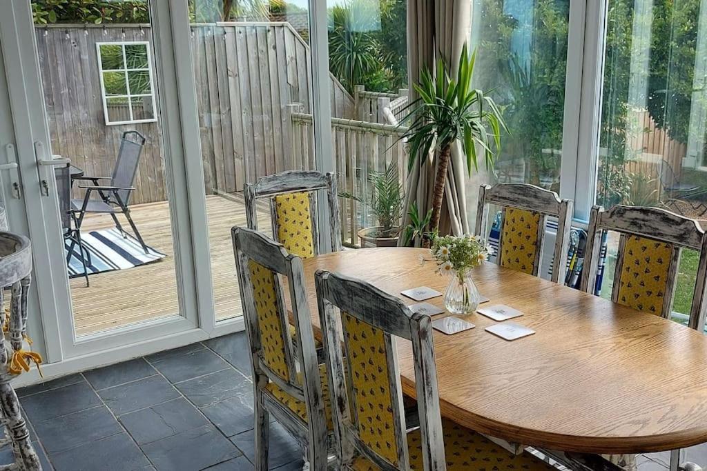 Sea Crest, Beautiful Home In Tenby With Sea Views מראה חיצוני תמונה